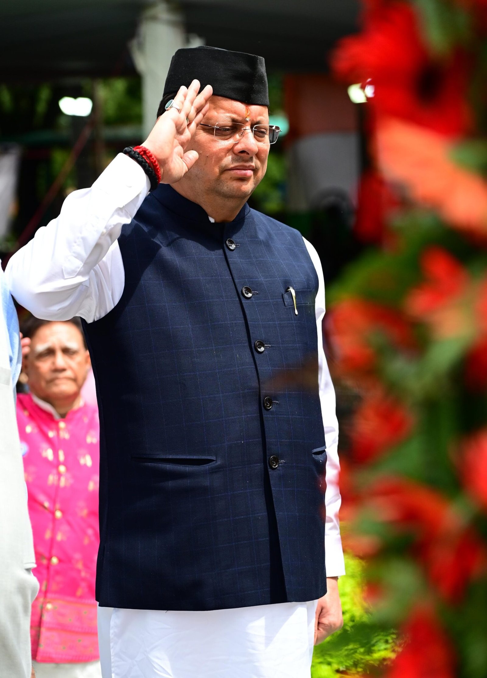 मुख्यमंत्री ने कारगिल विजय दिवस पर शहीद स्मारक पर पुष्प चक्र अर्पित कर शहीद को दी श्रद्धांजलि।