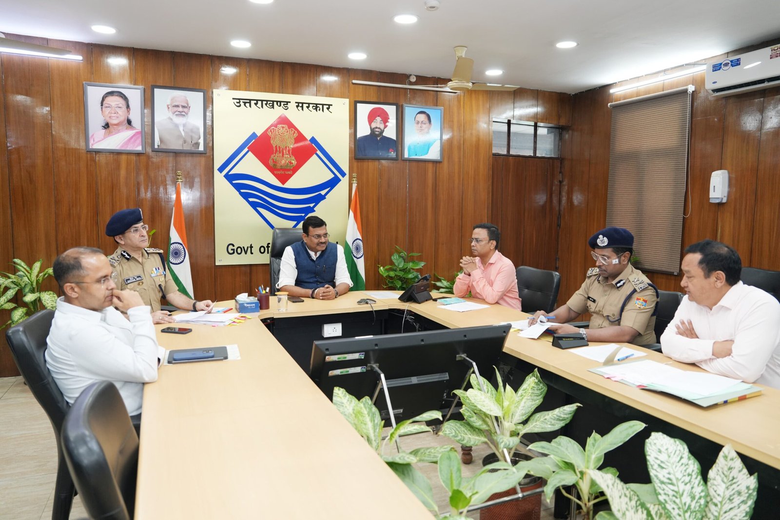 मुख्य सचिव ने ली प्रदेश के धार्मिक स्थलों की सुरक्षा व्यवस्थाओं को लेकर वरिष्ठ अधिकारियों के साथ बैठक, महत्त्वपूर्ण धार्मिक स्थलों में होगा क्राउड मैनेजमेंट के विशेषज्ञों द्वारा सर्वेक्षण,मंडलायुक्त होंगे नोडल अधिकारी: मुख्य सचिव