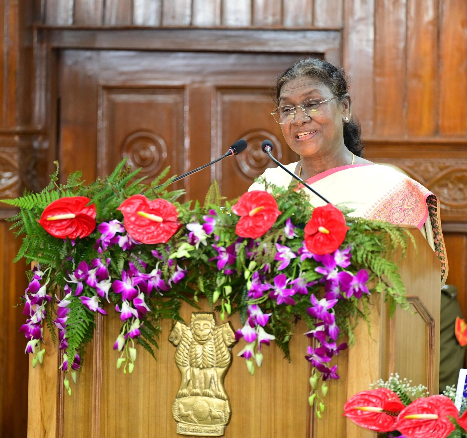 राष्ट्रपति के अभिभाषण में निखरे महिला उत्थान के रंग,सरकार के महिला सशक्तिकरण के प्रयासों को पंख लगा गईं राष्ट्रपति,स्वर्गीय गौरा देवी से लेकर वंदना कटारिया तक के नामों का उल्लेख