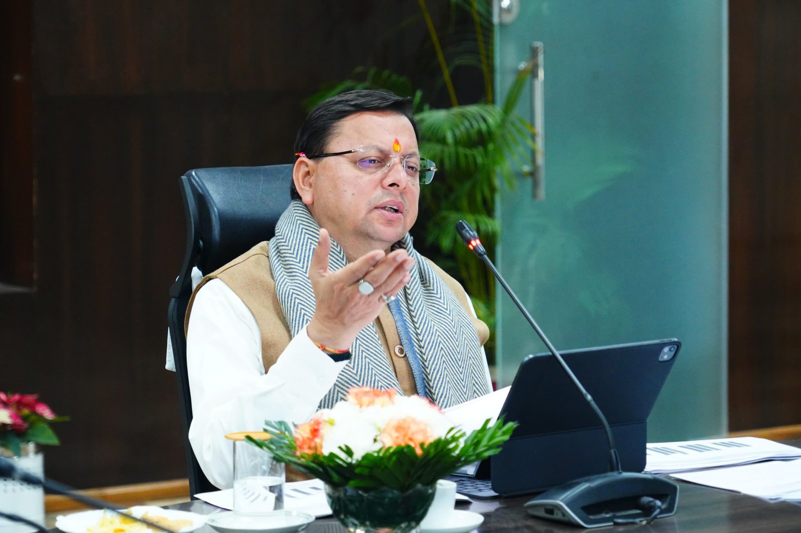 मुख्यमंत्री ने अधिकारियों को दिए राजस्व वसूली बढाने के निर्देश,राजस्व प्राप्ति की स्थिति की समीक्षा कर कहा समय से तय लक्ष्य पूरा करें