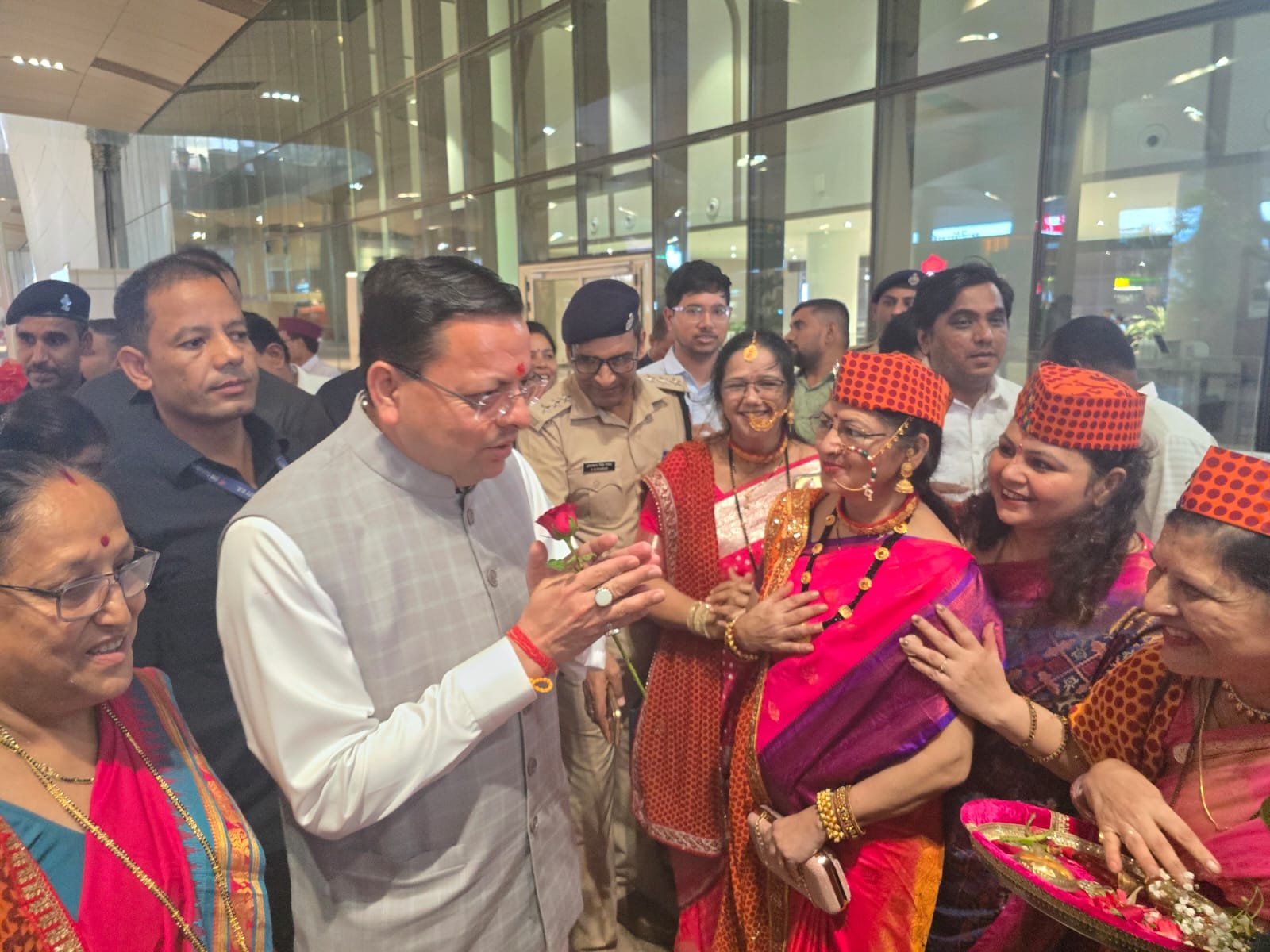 मुंबई में प्रवासी उत्तराखंडवासियों से मुख्यमंत्री पुष्कर सिंह धामी का आत्मीय संवाद, विकास यात्रा और भविष्य के विजन को किया साझा